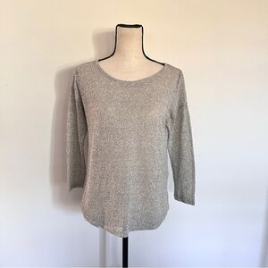3/4 sleeve lightweight knit top